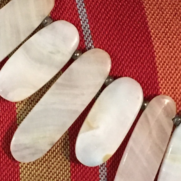 Cleopatra style necklace of varied polished agate - Picture 3 of 8